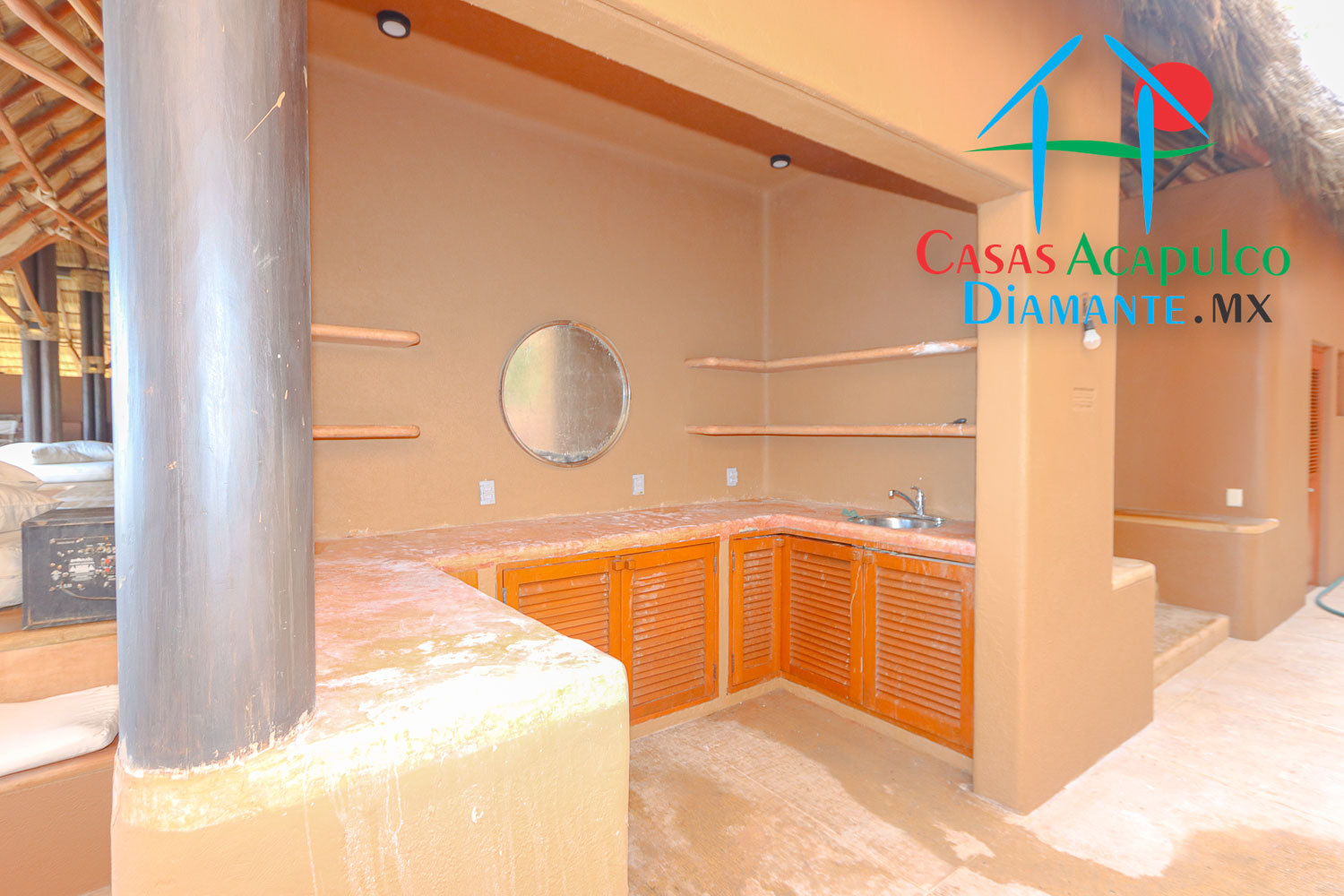 Tres Vidas Casa Mía - Sala y barra bar 3